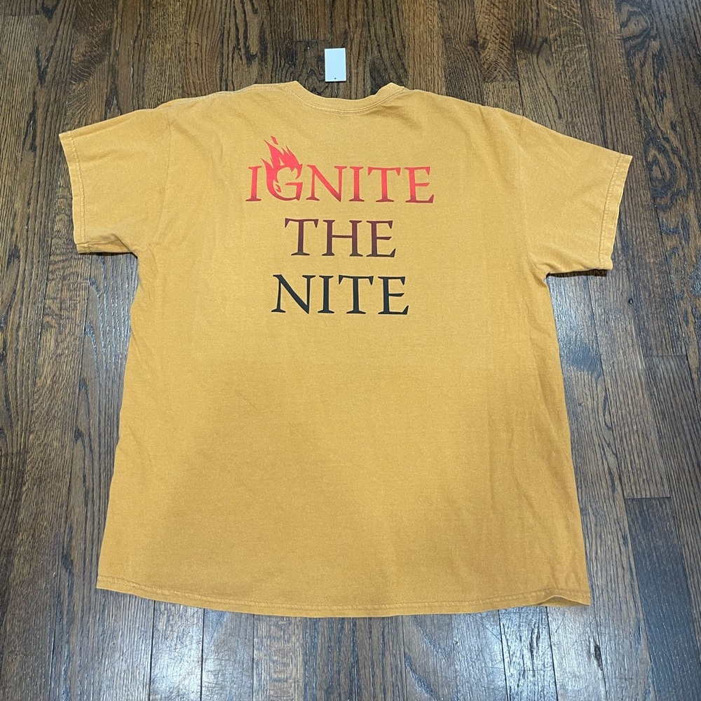 Men’s Fireball Cinnamon Whiskey t-shirt size L